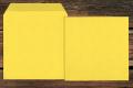 [111506] Versandtaschen 220x220 mm Nassklebend Kanariengelb 120 g/qm